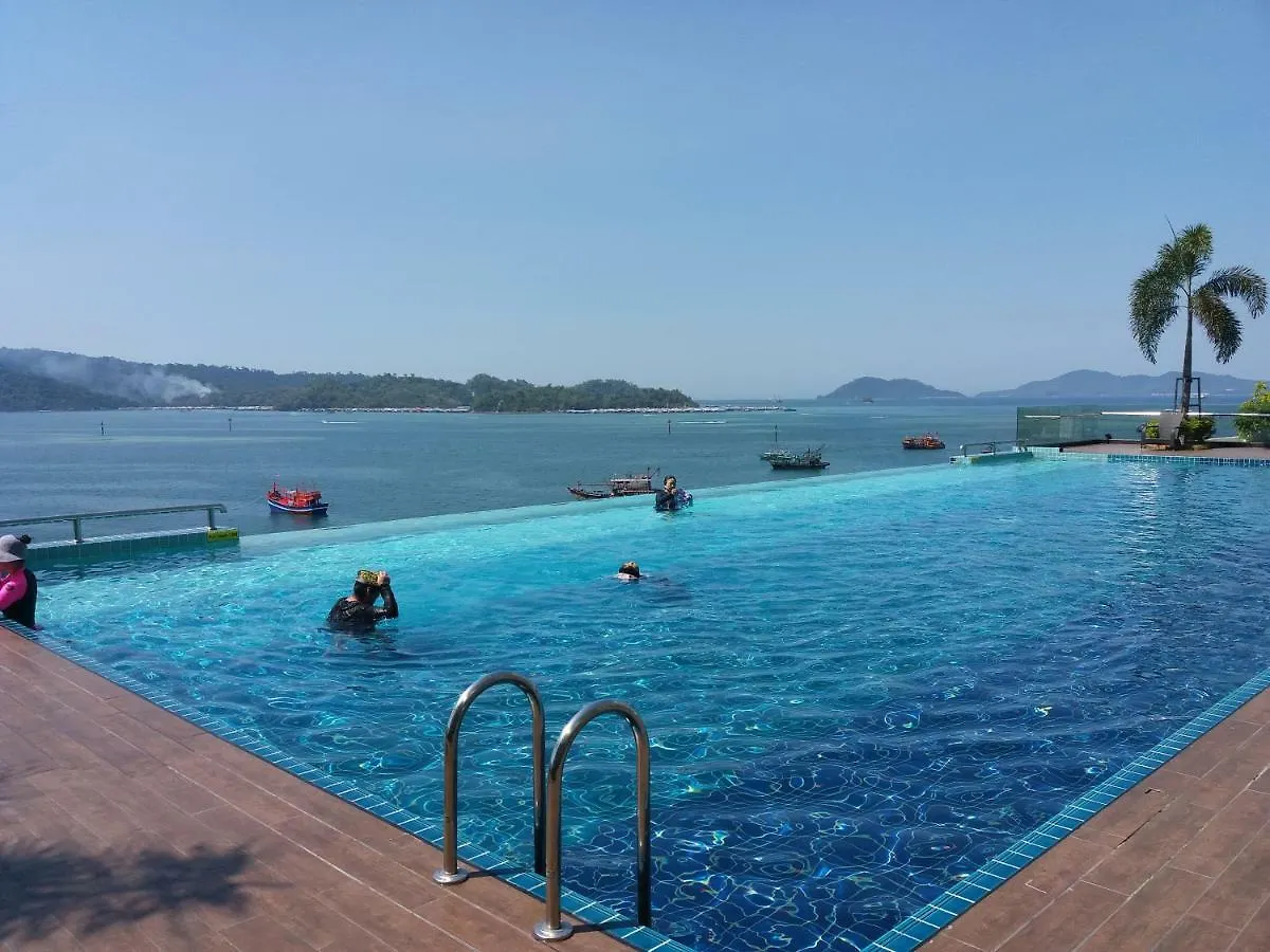 Elegant Living @ Pelagos Suites Oceanus Waterfront Kk Kota Kinabalu Apartment